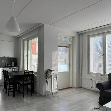 Spacious In Apartment *
